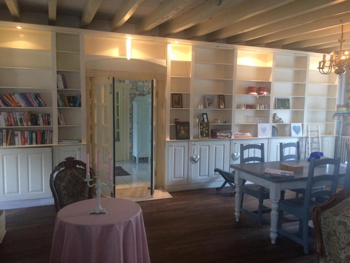 Chambres D'Hotes La Chaumiere Coulonges  Exteriér fotografie